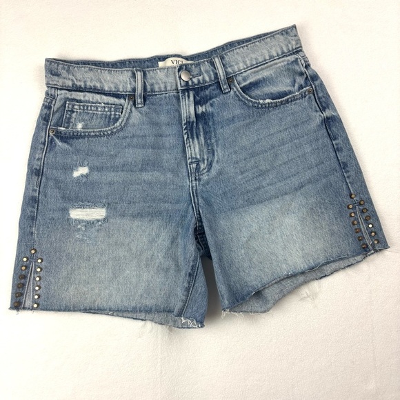 NWT Vici LA Light Wash Studded Raw Hem Midrise 100% Cotton Jean Shorts Size 27 - Picture 1 of 14